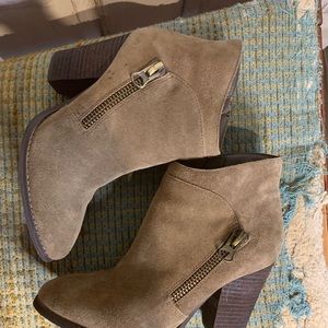 Very Volatile suede booties